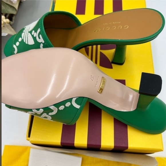 Women’s Gucci X Adidas slide sandals size 37 made in Italy - Picture 6 of 8